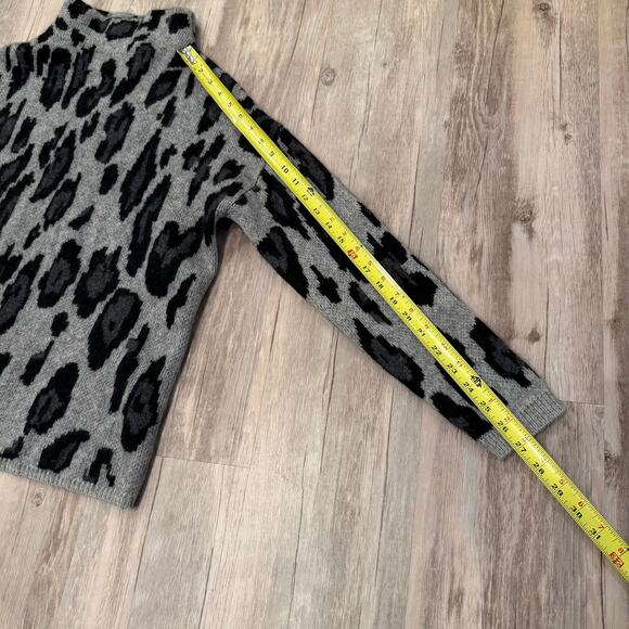 Catherine Malandrino 100% Cashmere Leopard Jacquard Mock Neck Sweater Gray Black - Picture 6 of 8